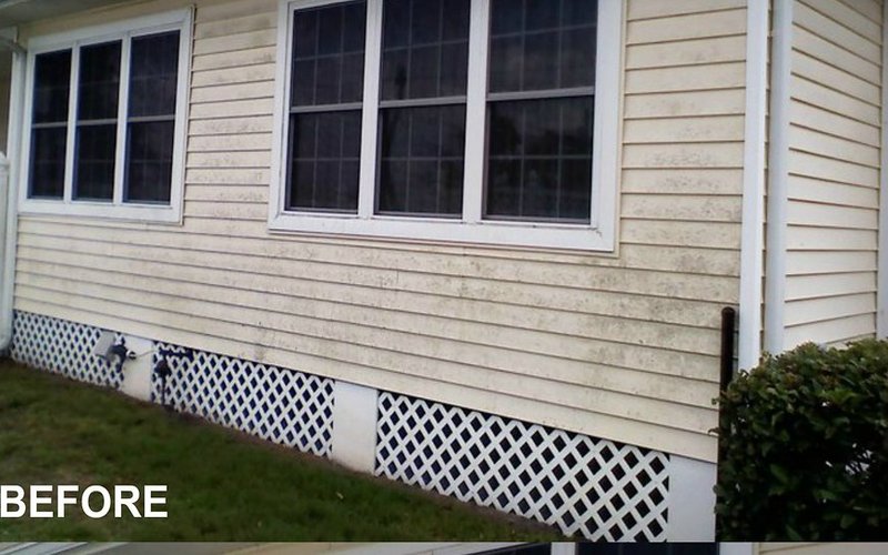 House exterior before soft wash cleaning Lake Worth FL